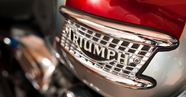 Triumph Thunderbird tank badge